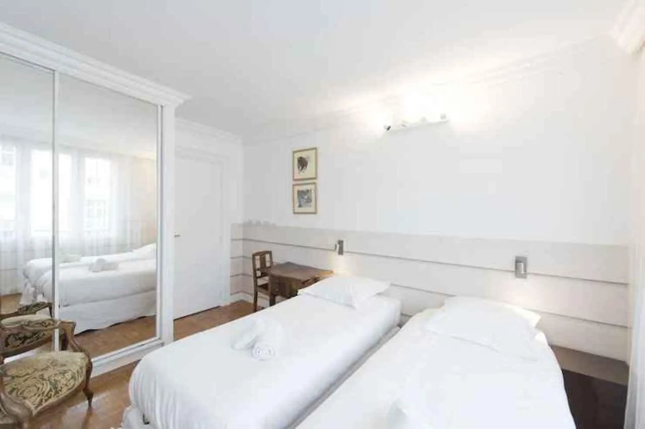 Veeve - Apartment near Pont de Grenelle Paris 0*,