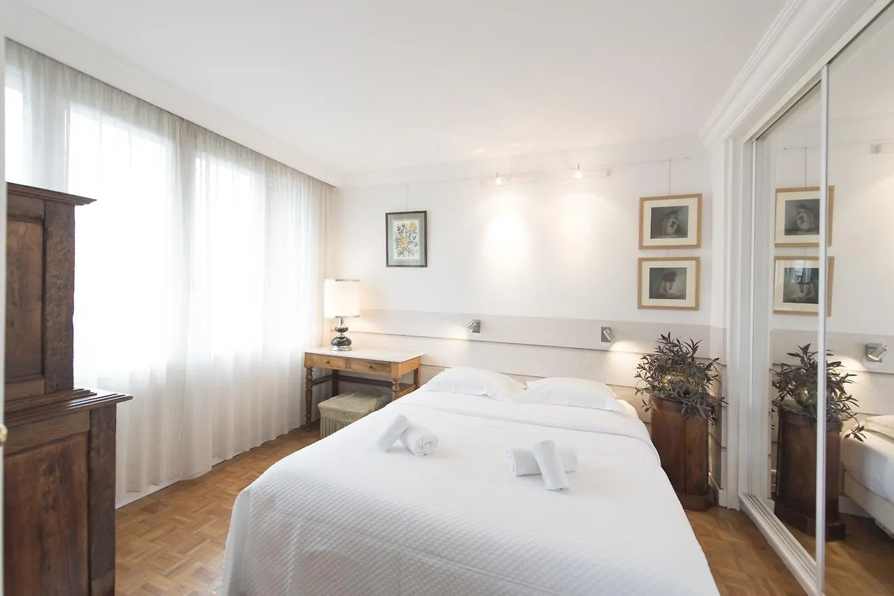 Veeve - Apartment near Pont de Grenelle Paris 0*,