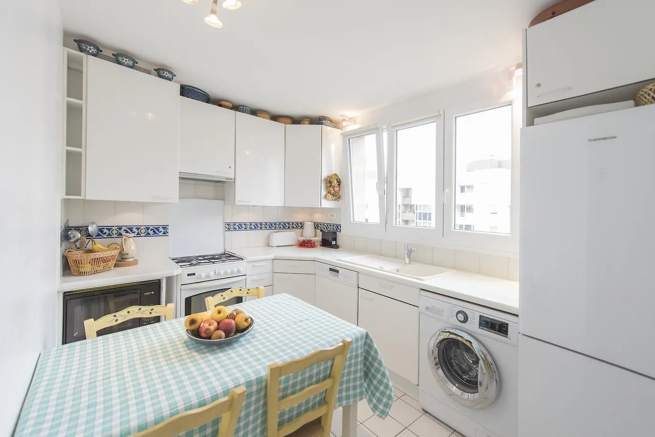 Veeve - Apartment Near Pont De Grenelle Paris France