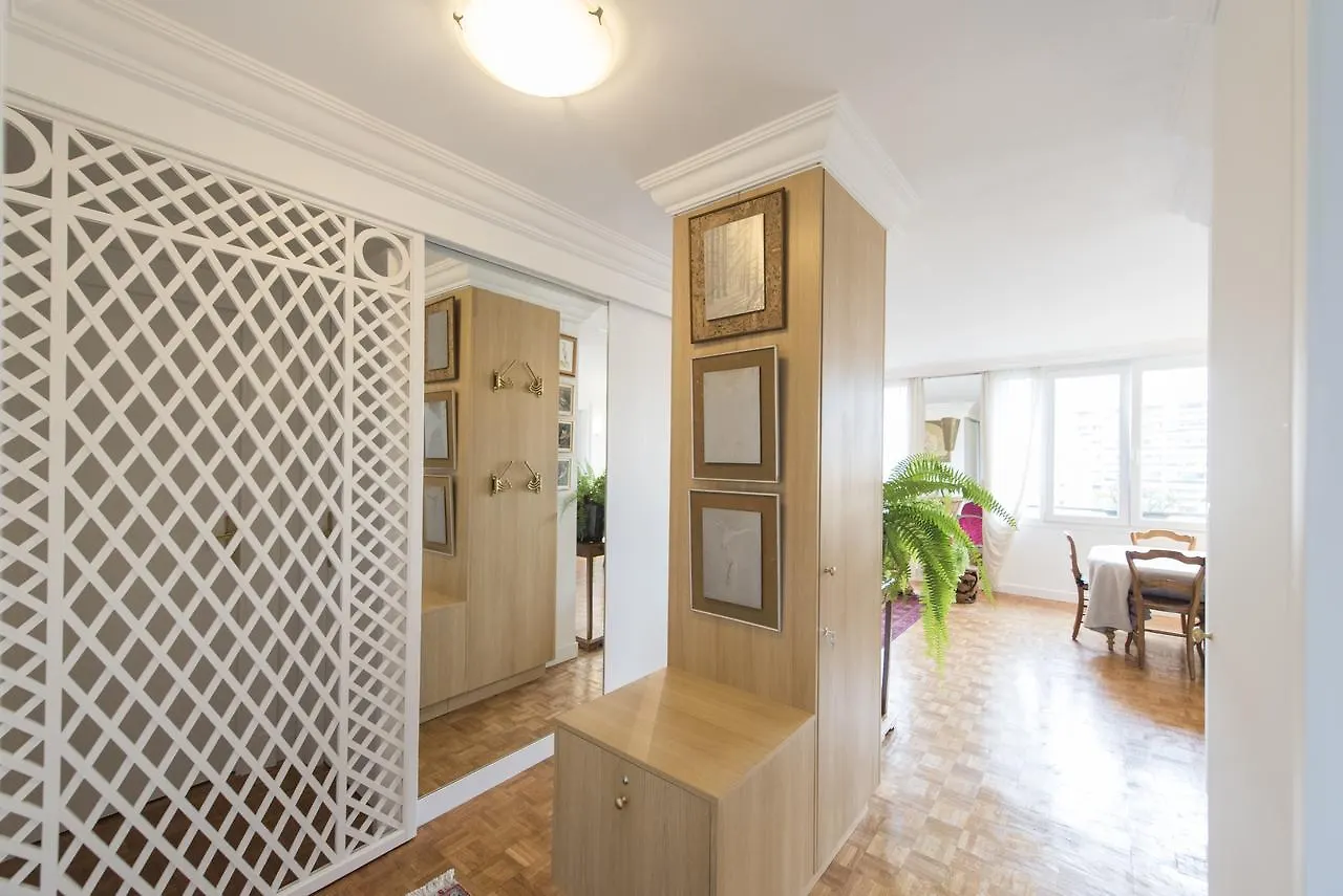פריז Veeve - Apartment Near Pont De Grenelle צרפת